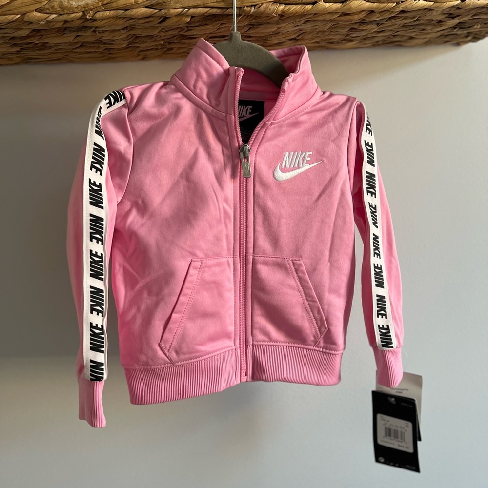 Nike jacket for 18 months girl, brand new.